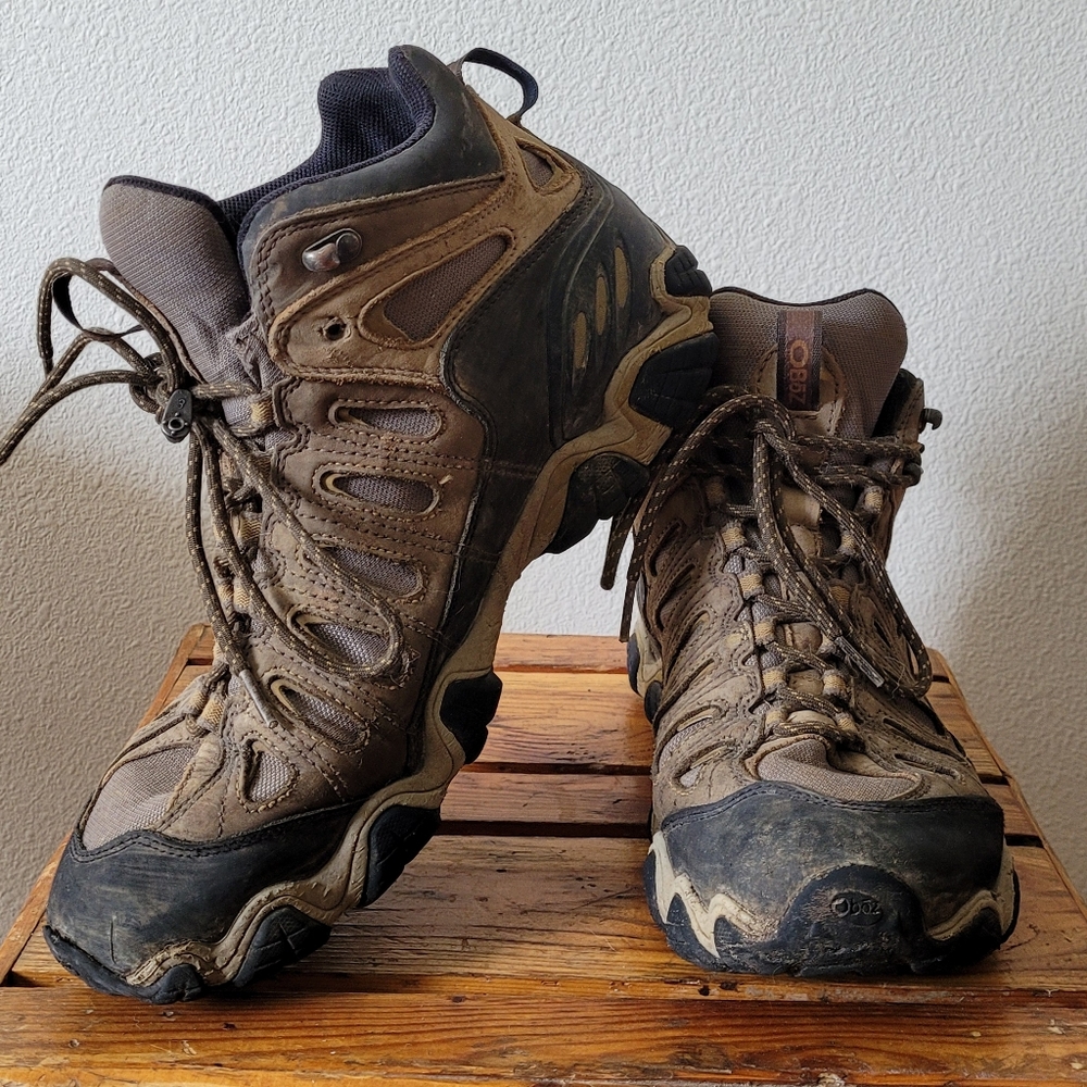 Oboz Mens Sawtooth Mid Hiking Boot Waterproof